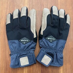 Dakine Black and Gray Gloves